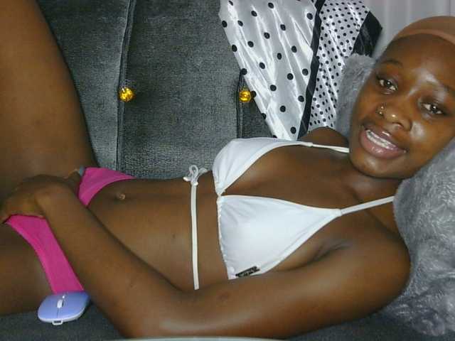 Melaninqueen19's BongaCams show and profile