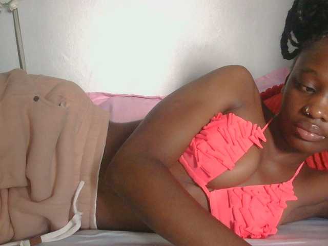 Melaninqueen19's BongaCams show and profile