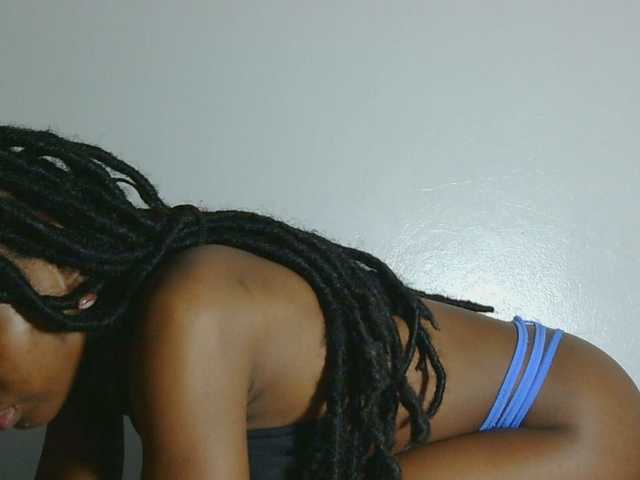 Melaninqueen19's BongaCams show and profile