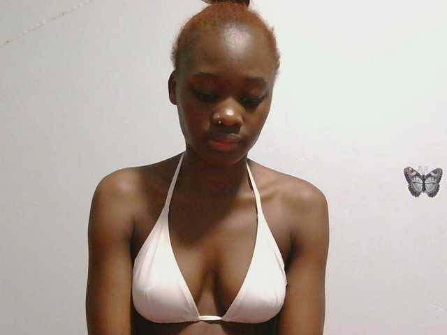 Melaninqueen19's BongaCams show and profile