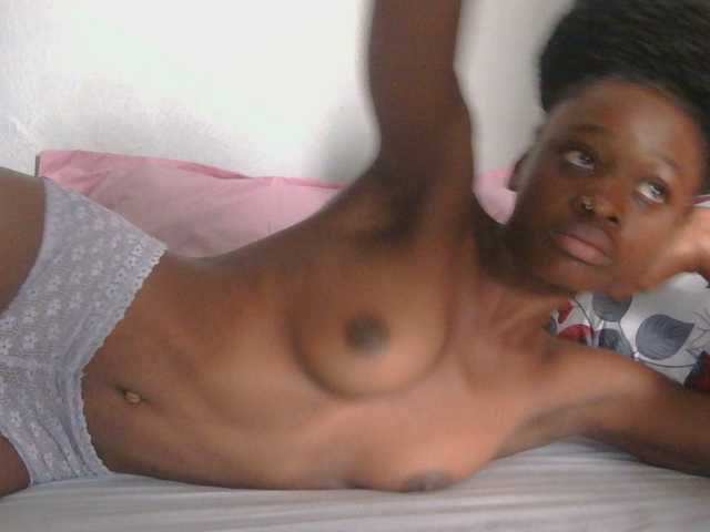 Melaninqueen19's BongaCams show and profile