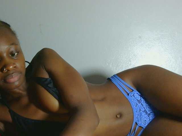 Melaninqueen19's BongaCams show and profile