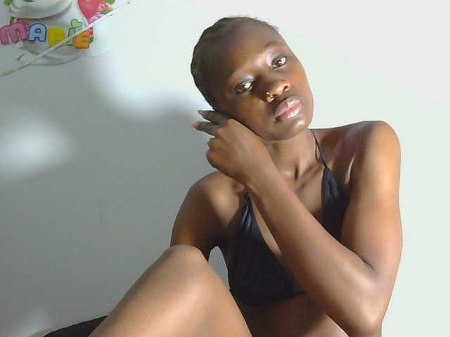 Melaninqueen19's BongaCams show and profile
