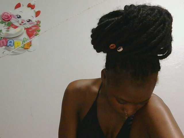 Melaninqueen19's BongaCams show and profile