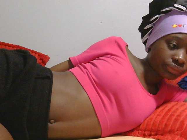 Melaninqueen19's BongaCams show and profile