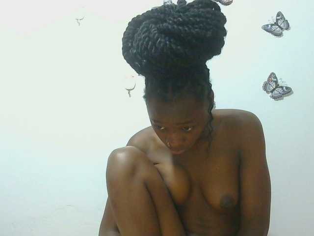 Melaninqueen19's BongaCams show and profile