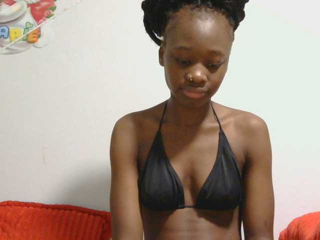 Melaninqueen19's BongaCams show and profile