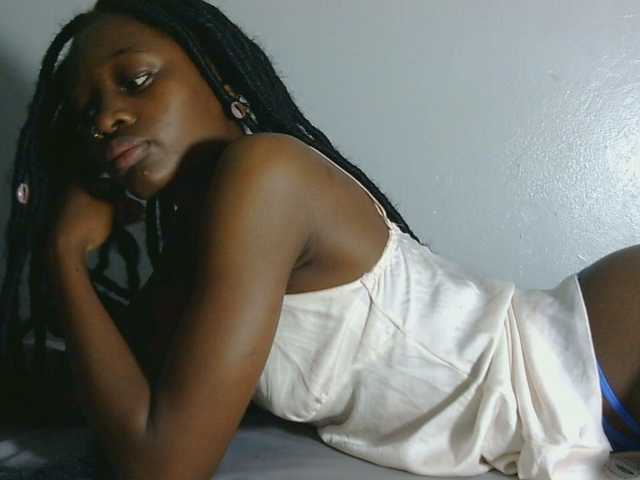 Melaninqueen19's BongaCams show and profile