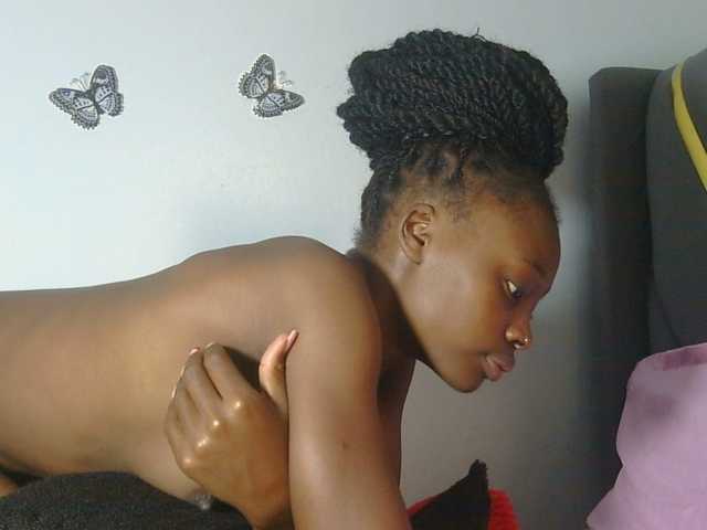 Melaninqueen19's BongaCams show and profile