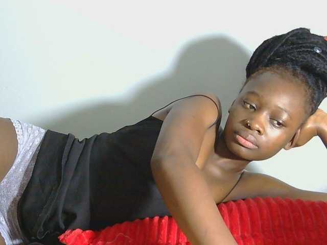 Melaninqueen19's BongaCams show and profile