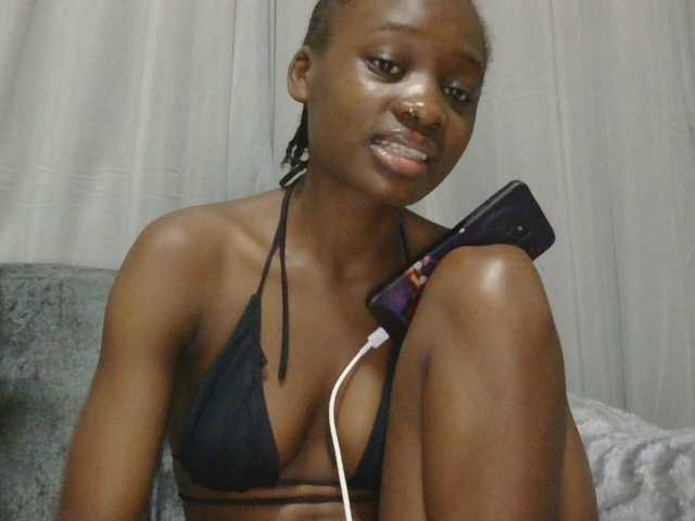 Melaninqueen19's BongaCams show and profile