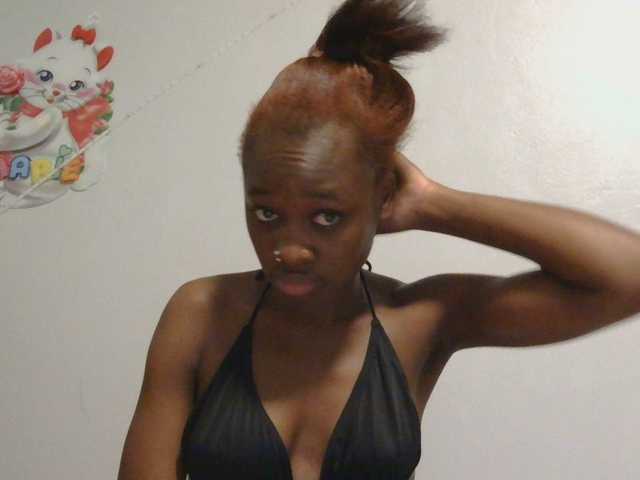 Melaninqueen19's BongaCams show and profile