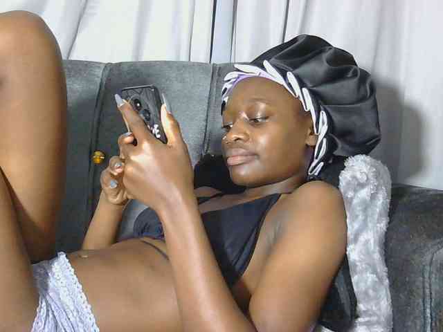 Melaninqueen19 webcam