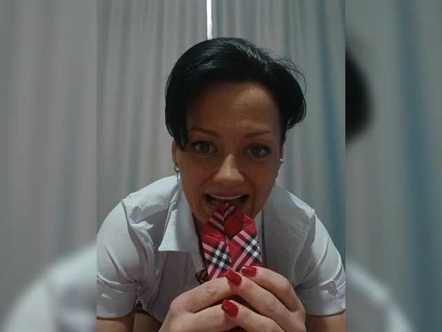 Dorisrus — Vibrations from 10 tokens, favorites: wave from 100, pulsation from 120, earthquake from 130