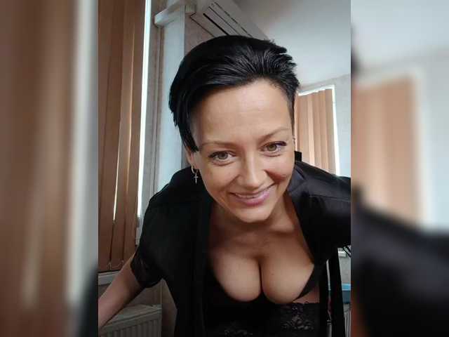 Dorisrus's BongaCams show and profile