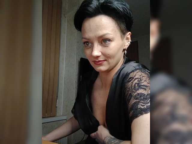 Dorisrus's BongaCams show and profile