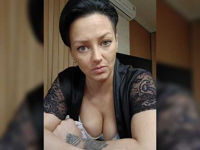 Dorisrus's BongaCams show and profile