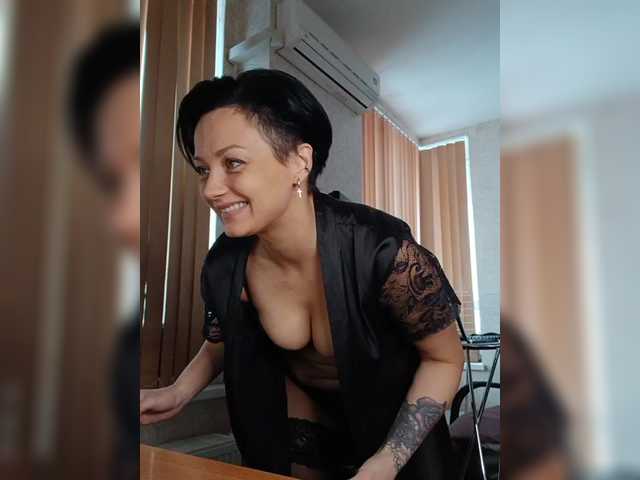 Dorisrus's BongaCams show and profile