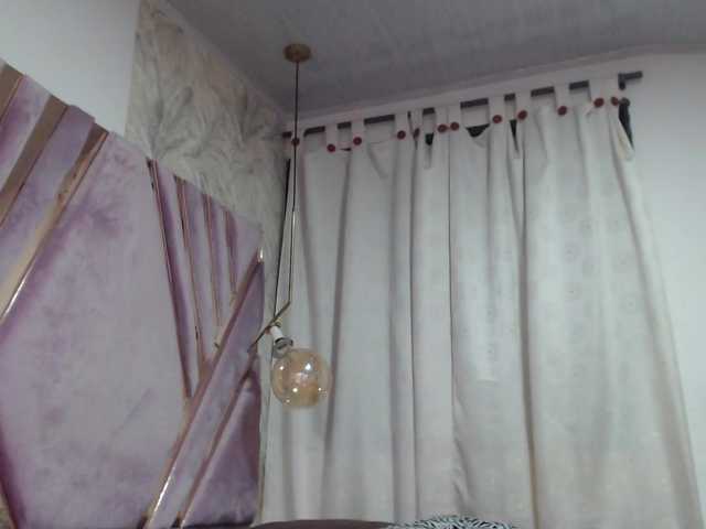 Kiraawild's BongaCams show and profile