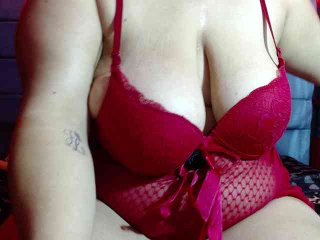 Lulu-Lynch69 Live Webcam on BongaCams