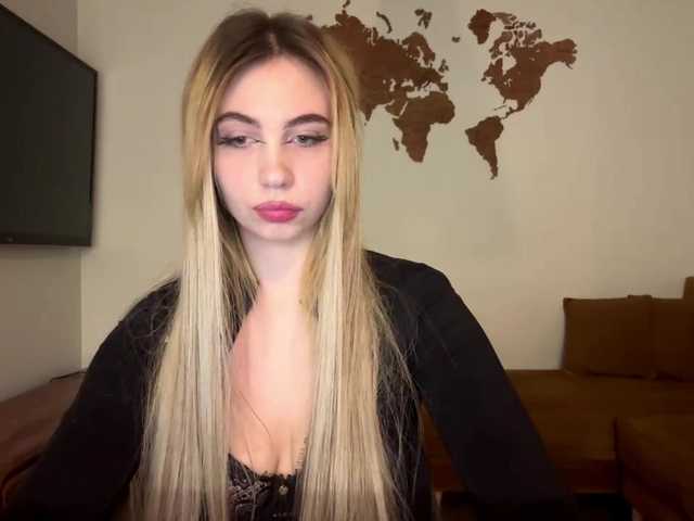 LilyHot's BongaCams show and profile