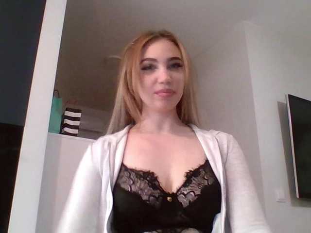 LilyHot's BongaCams show and profile
