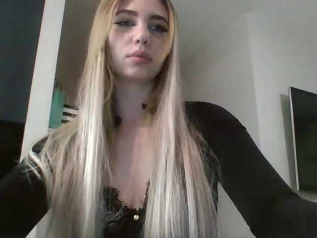 LilyHot's BongaCams show and profile