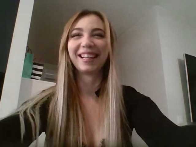 LilyHot from BongaCams