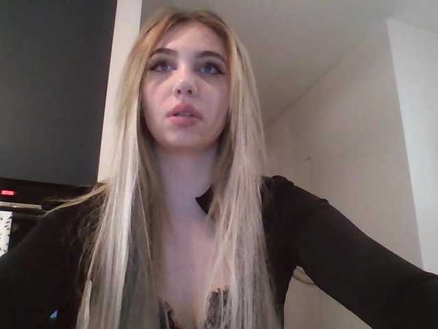 LilyHot's BongaCams show and profile