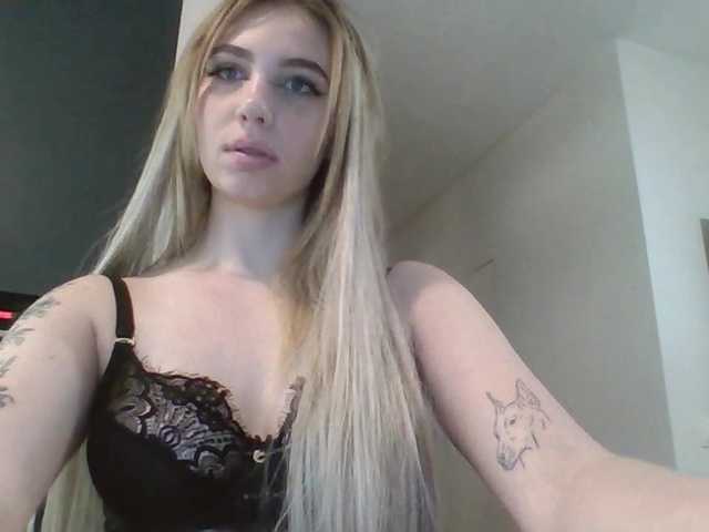 LilyHot's BongaCams show and profile