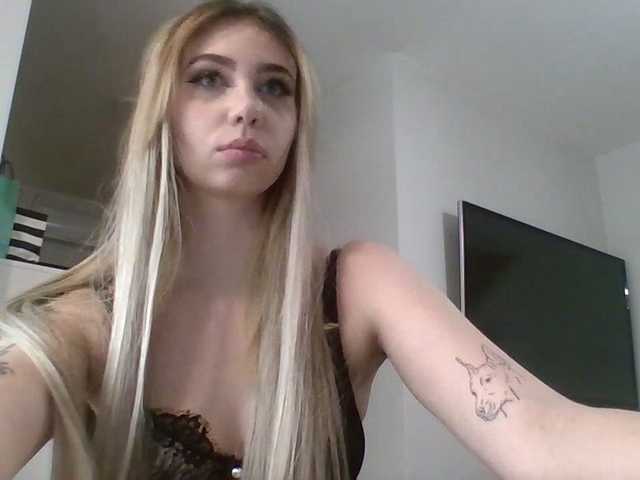 LilyHot's BongaCams show and profile