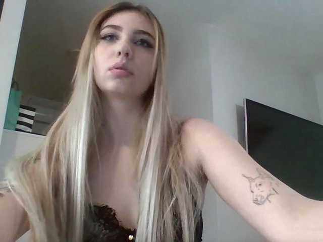 LilyHot's BongaCams show and profile
