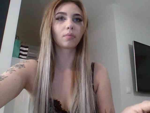 LilyHot webcam