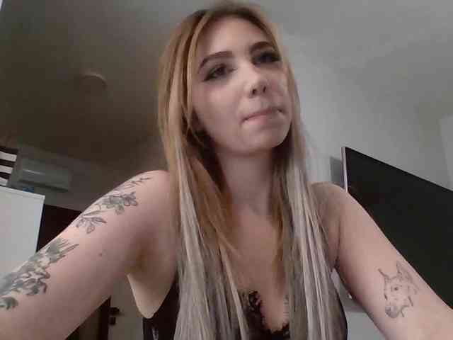 LilyHot webcam