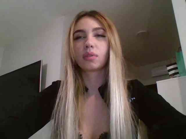 LilyHot webcam