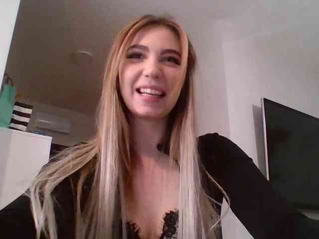 LilyHot webcam