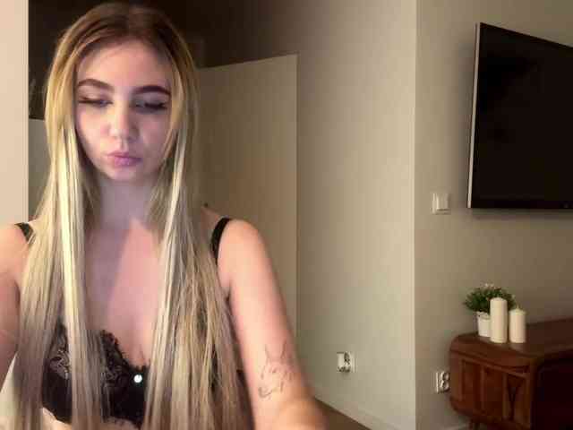 LilyHot
