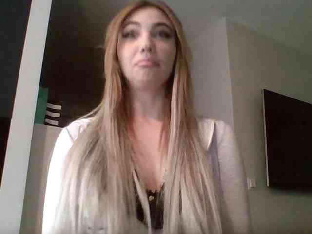 LilyHot webcam