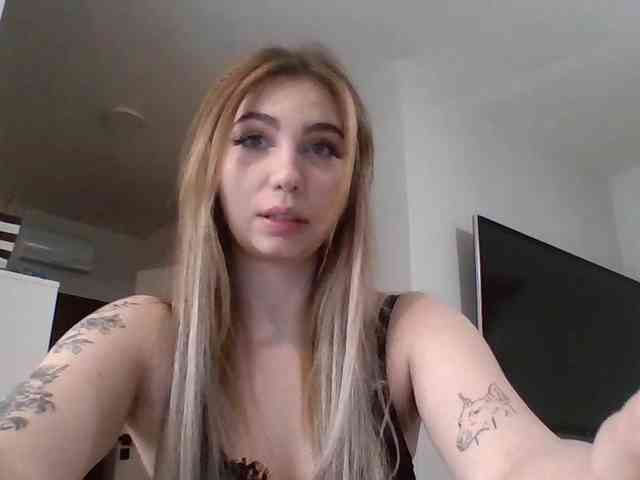 LilyHot webcam