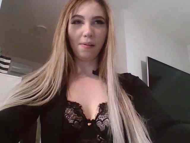 LilyHot webcam