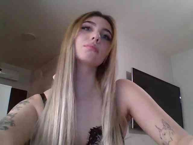 LilyHot Live Webcam on BongaCams