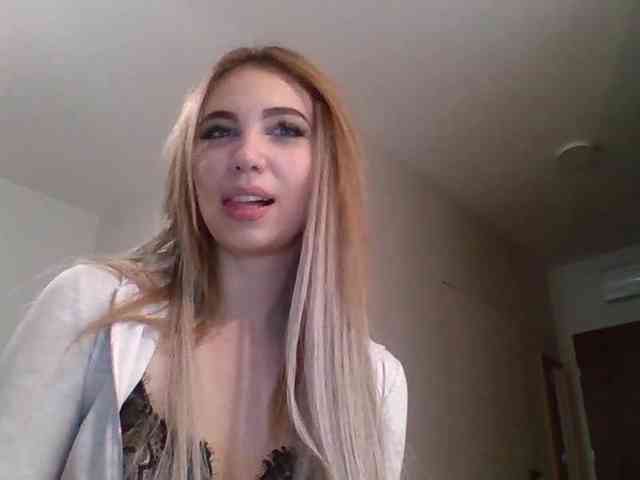 LilyHot webcam
