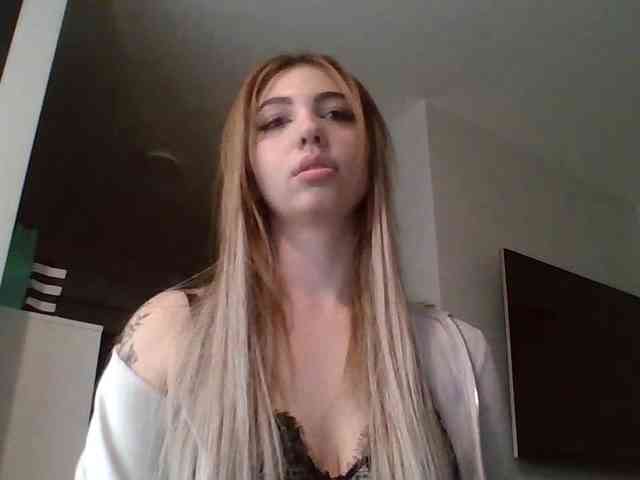 LilyHot webcam