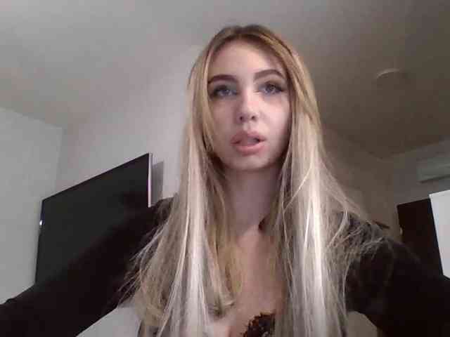 LilyHot webcam