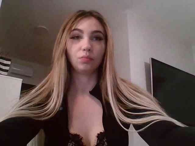 LilyHot webcam