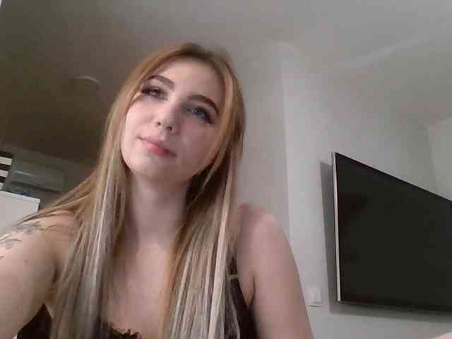 LilyHot webcam
