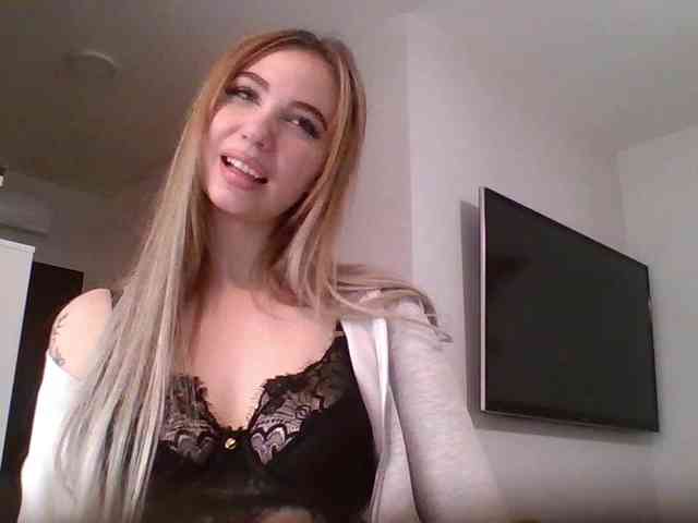 LilyHot webcam