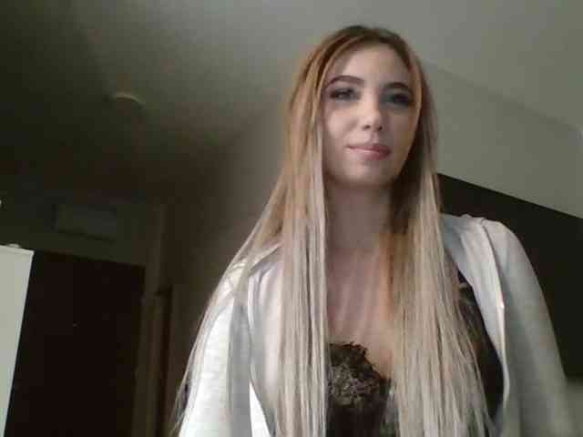 LilyHot webcam