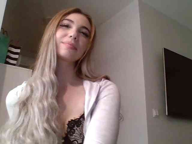 LilyHot webcam