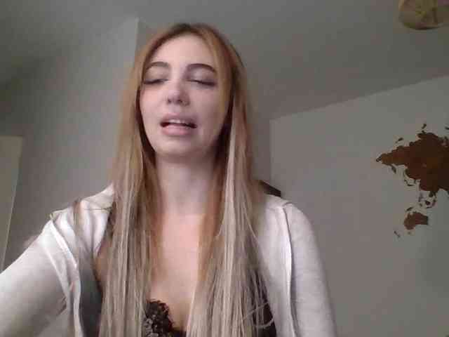 LilyHot webcam